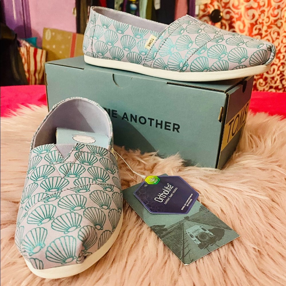 TOMS Lavender Blue Mermazing Print Slip-On Shoes